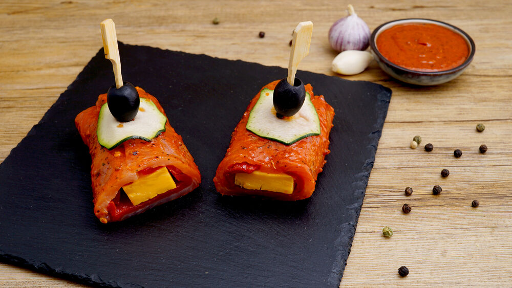 Paprika-Cheddar Röllchen vom Schweinerücken